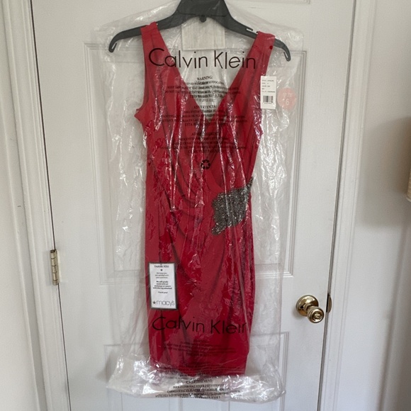 NWT Calvin Klein Red Sleeveless Twist Front Wrap Dress, Size 6 - Picture 14 of 14